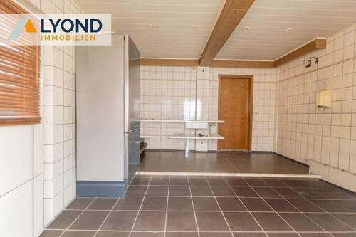 Verkaufsraum im Nebengebäude - 