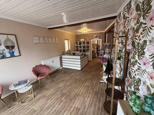 Ladenfläche Nr. 2 - Hundesalon
- 
