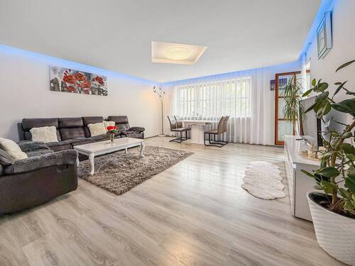 Wohnzimmer - Großzügige und moderne 3-Zimmer-Wohnung in Pfaffenhofen!