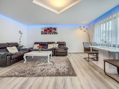 Wohnzimmer mit Essbereich - 3 Zimmer Etagenwohnung in Pfaffenhofen