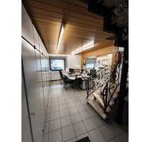 Möbliertes Büro mit Stellplatz in Erftstadt-Erp