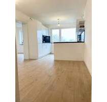 Erstbezug nach Sanierung: 3,5-Zi. mit offener Küche, Balkon & Stellplatz sofort frei - Leonberg Eltingen