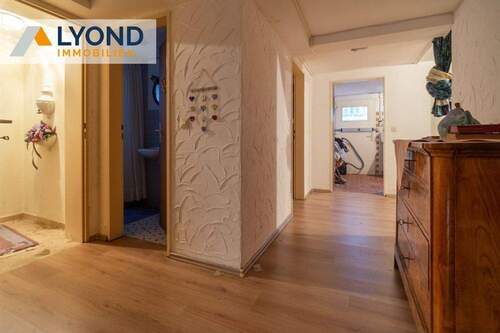 Kellerflur / Badezimmer - 