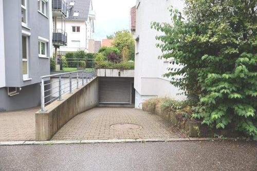 Zufahrt Tiefgarage - 3 Zimmer Etagenwohnung zum Kaufen in Leinfelden-Echterdingen