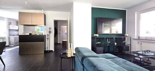 EG, Wohnzimmer mit Sicht zum Eingangsbereich - 