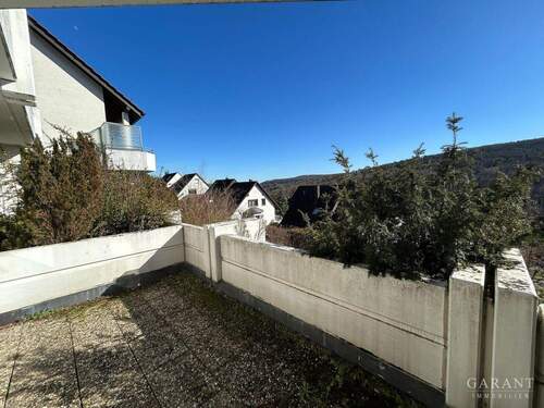 Ausblick - Moderne 2 Zimmer-Wohnung mit Fußbodenheizung und Balkon in Stuttgart-Rohracker!