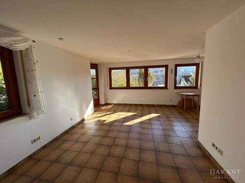 Wohnzimmer - 2 Zimmer Etagenwohnung in Stuttgart