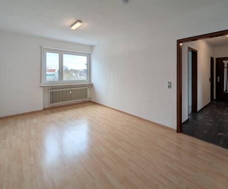 Zimmer 2 - 3 Zimmer Etagenwohnung in Günzburg