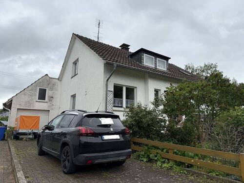 Hausansicht - Wohnen im Hembsen ! Einfamilienhaus mit 2 Garagen