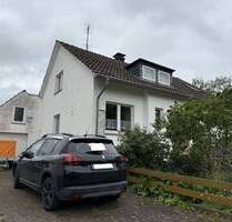 Wohnen im Hembsen ! Einfamilienhaus mit 2 Garagen - Brakel / Hembsen