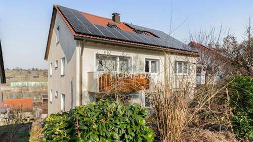 Außenansicht 2 - Charmantes ZFH mit großem Garten, ausgebautem Dachgeschoss, drei Garagen und vielem mehr