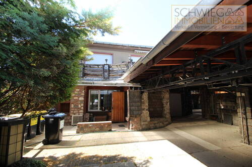 Eingang Haupthaus - Einfamilienhaus mit Einliegerwohnung und Werkstatt in ruhiger grüner Lage in Forst