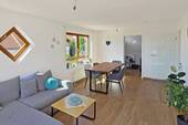 Großes, helles Wohnzimmer - 3 Zimmer Etagenwohnung zur Miete in Renningen-Malmsheim