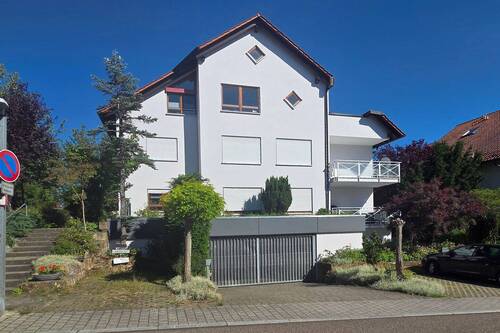 Gepflegtes Mehrfamilienhaus - 