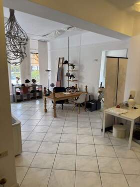 Verkaufsraum II - Gewerbeobjekt (Büro, Produktion, Verkauf) in Mannheim