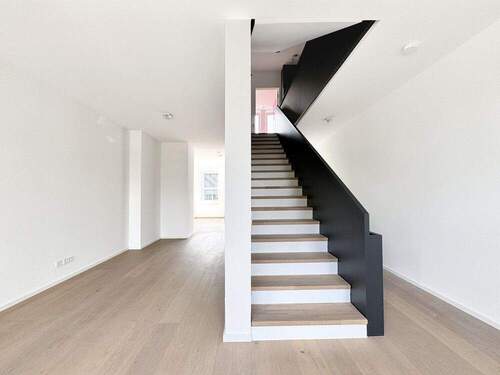 TREPPE ALS ARCHITEKTONISCHES STILMITTEL - 