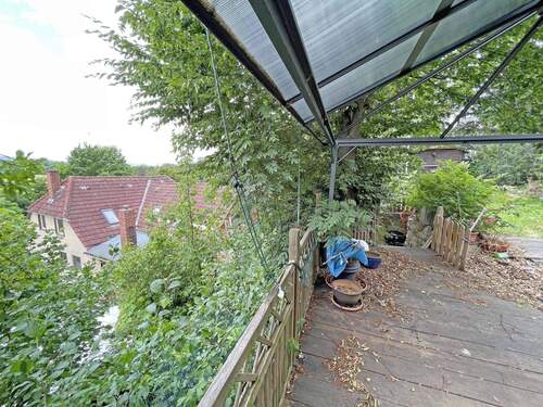 Ausblick vom Gartenterrasse mit Haus - 9 Zimmer Mehrfamilienhaus, Wohnhaus in Nordstemmen