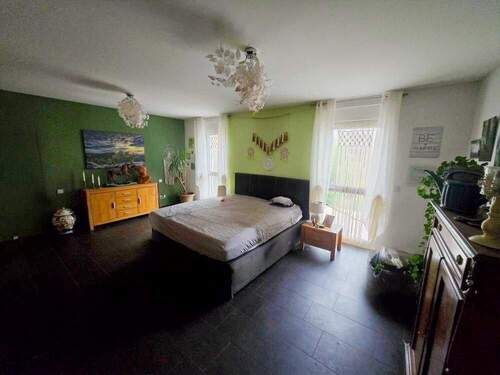 Schlafzimmer - 4 Zimmer Doppelhaushälfte zum Kaufen in Schiffweiler