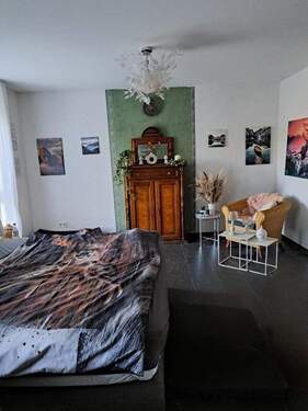 Schlafzimmer - 4 Zimmer Doppelhaushälfte in Schiffweiler