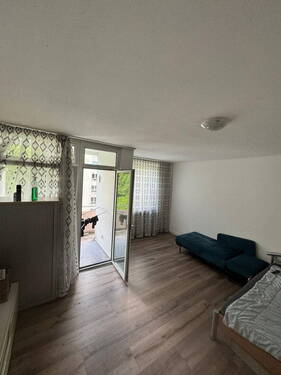 Wohnzimmer - Etagenwohnung mit 56,00 m&sup2; in Frankfurt am Main zum Kaufen