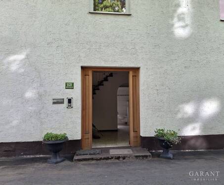 Eingangsbereich - Wer erweckt das Dornröschenhaus zum Leben?! Einfamilienhaus in ruhiger aber doch zentraler Lage!
