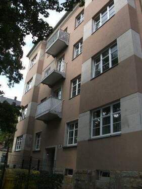 Hausansicht - 2 Zimmer Etagenwohnung zur Miete in Chemnitz
