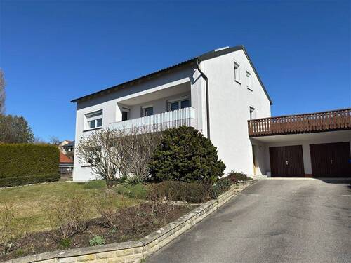 Titelbild - ***RESERVIERT*** Zweifamilienhaus mit Einliegerwohnung, großem Garten und viel Potenzial