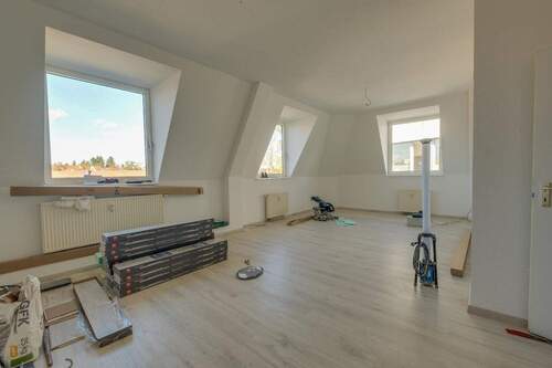 Wohnzimmer - 3 Zimmer Etagenwohnung zur Miete in Kitzingen