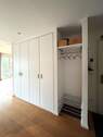 Flur mit Einbauschrank - 