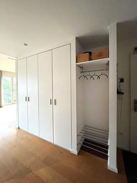 Flur mit Einbauschrank - 