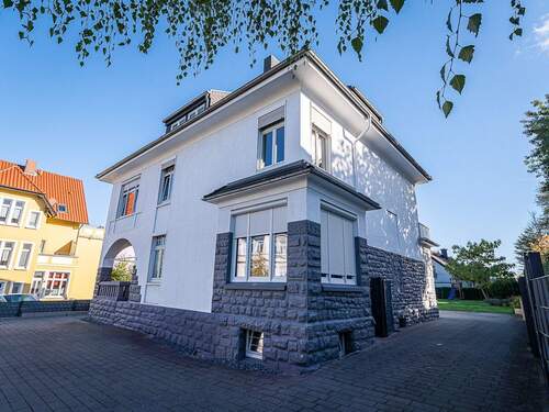 straßenansicht - Mehrfamilienhaus, Wohnhaus mit 322,00 m² in Herford zum Kaufen