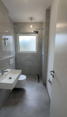 Badezimmer mit Dusche - 