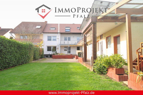 Titelbild - PROVISIONSFREI* Traumhafte Wohnung in Haßloch - energetisch saniert mit Terrasse & Gartenparadies