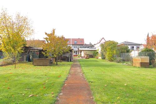 Garten - Blick zum Haus - 