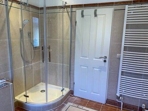 Vollbad mit Dusche Erdgeschoss - 