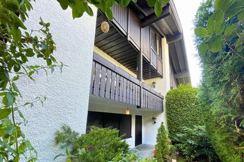 überdachte Terrasse hinten - 