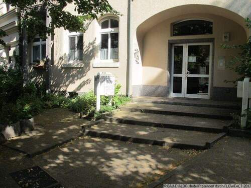 1638_Hauseingang - 2 Zimmer Etagenwohnung in Magdeburg