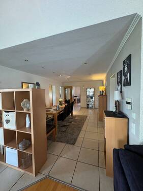 Eßdiele EG - 1 Zimmer Mehrfamilienhaus, Wohnhaus in Villingen-Schwenningen