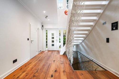 Eingangsbereich - Einfamilienhaus mit 383,00 m&sup2; in Seevetal zum Kaufen