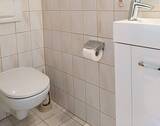 Sep. WC im Eingangsbereich - 