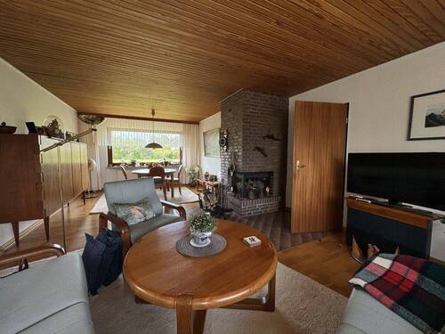 Wohnzimmer - 6 Zimmer Einfamilienhaus zum Kaufen in Glückstadt