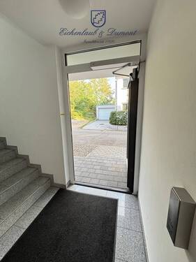Barrierefreier elektrischer Eingang - 2 Zimmer Etagenwohnung in Saarbrücken / Am Homburg