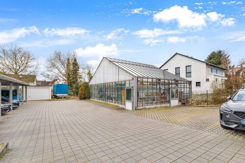 Zufahrt - 4 Zimmer Mehrfamilienhaus, Wohnhaus zum Kaufen in Karlsruhe / Palmbach