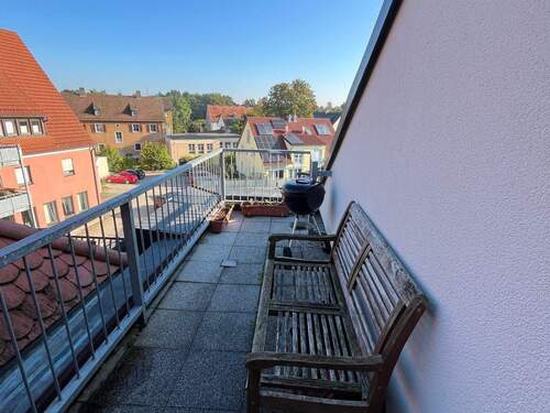 Balkon 2 - Großzügige und helle 4-Zimmer-Wohnung im Herzen von Feucht