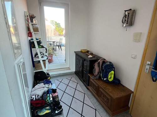 Eingangsbereich - 4 Zimmer Etagenwohnung zur Miete in Feucht