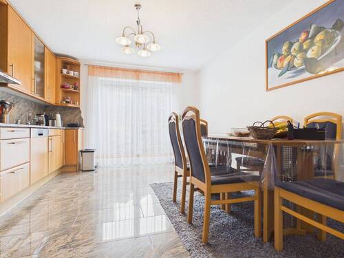Küche mit französischem Balkon - 4 Zimmer Etagenwohnung zum Kaufen in Attendorn