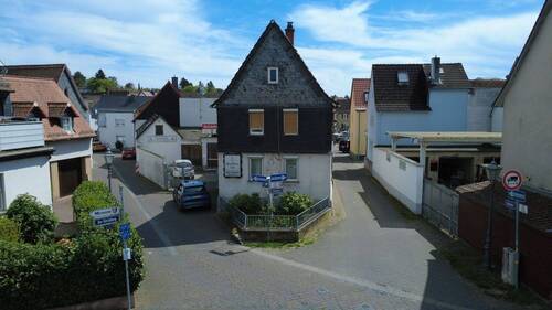 Ansicht Einfahrt - Provisionsfrei! Wohn- und Gewerbeobjekt mit 3 Lagern - ideal für Kleinunternehmer - Bad Homburg-Kirdorf
