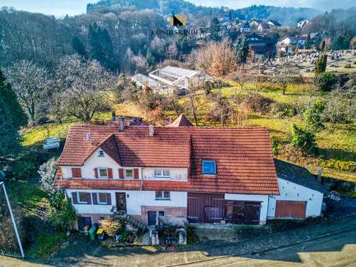 Viele Möglichkeiten - 8 Zimmer Einfamilienhaus in Bühlertal