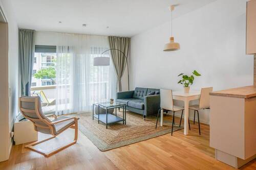Wohnbereich - 2 Zimmer Etagenwohnung in Berlin