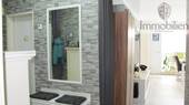 Flur mit Blick in das Wohnzimmer - 